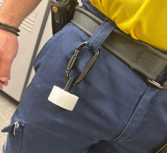 Porta-esparadrapo con rompe-ampollas integrado - Imagen 2