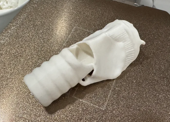 Modelo de Entrenamiento de Vía Aérea Cricotiroidea (Cric)